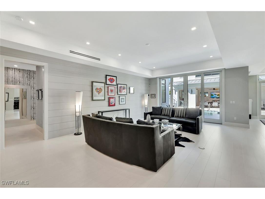 739 5th Avenue N Naples FL 34102 226005784 image6