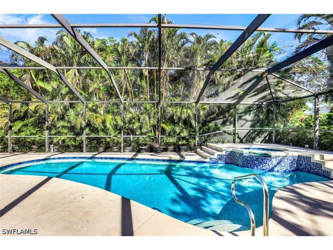 739 7th Avenue N Naples FL 34102 226019054 image1