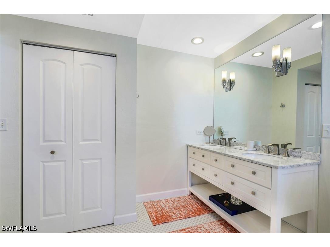 739 7th Avenue N Naples FL 34102 226019054 image26
