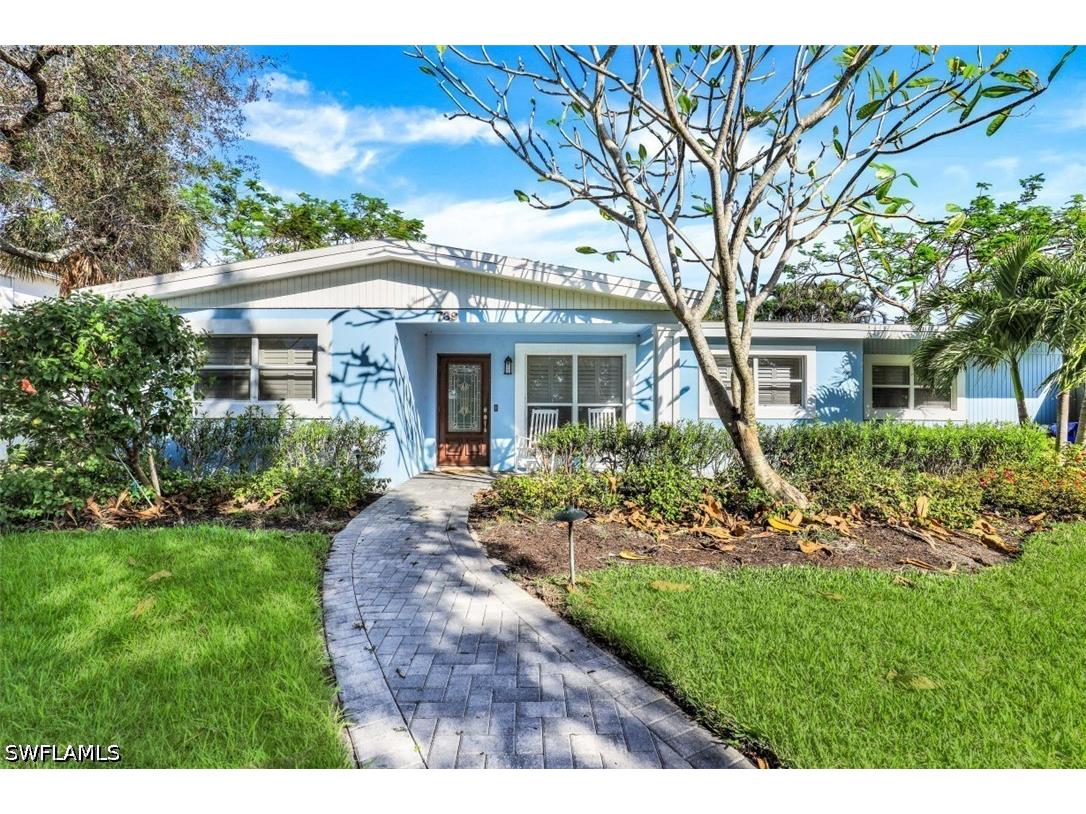 739 7th Avenue N Naples FL 34102 226019054 image3
