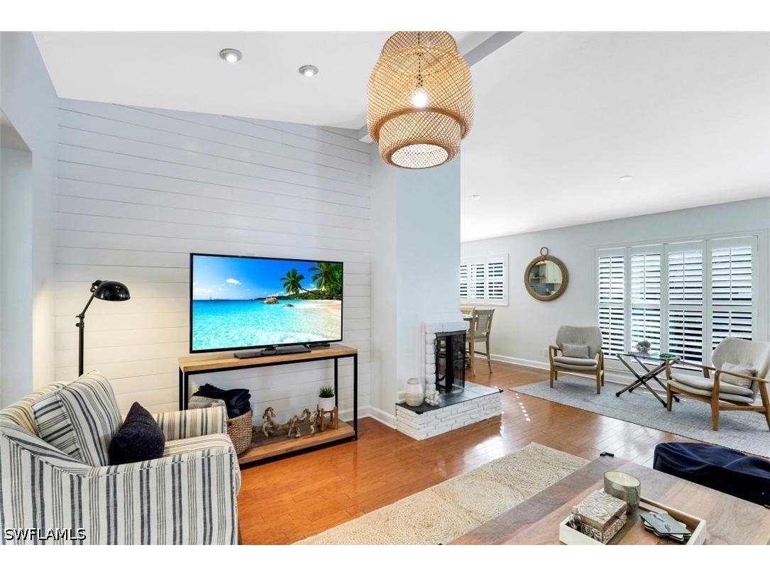 739 7th Avenue N Naples FL 34102 226019054 image6