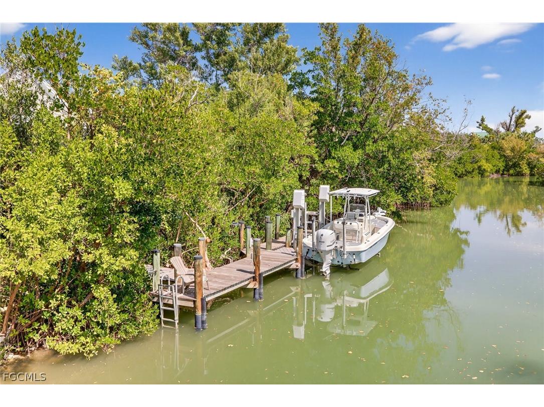 739 Anchor Drive Sanibel FL 33957 2026009646 image39