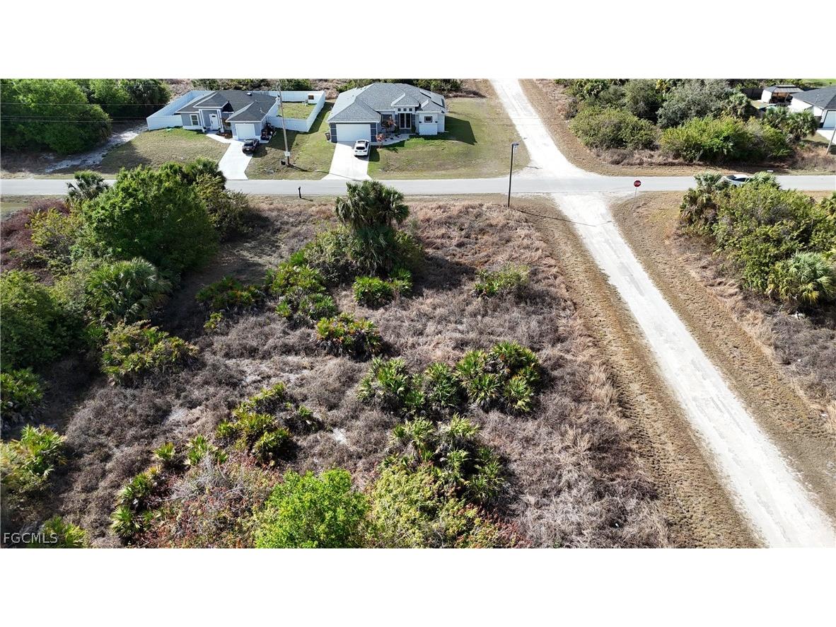 739 Cardinal Street E Lehigh Acres FL 33974 2026009327 image3