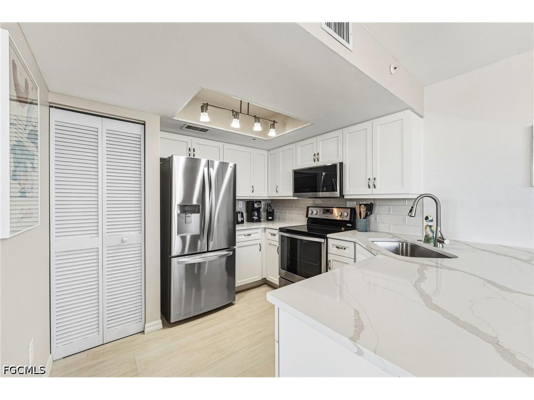 7390 Estero Boulevard #404 Fort Myers Beach FL 33931 2026020113 image8