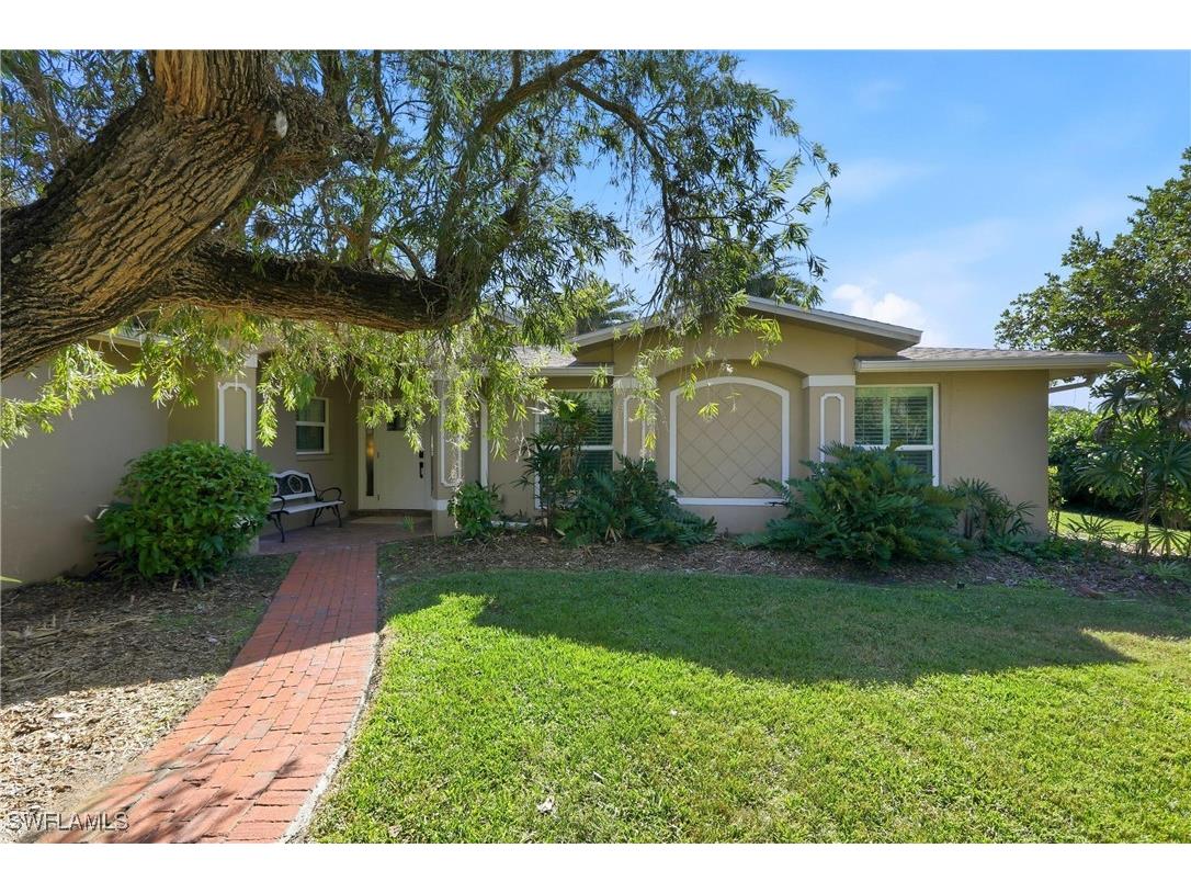 74 Aqua Lane North Fort Myers FL 33903 226000146 image5