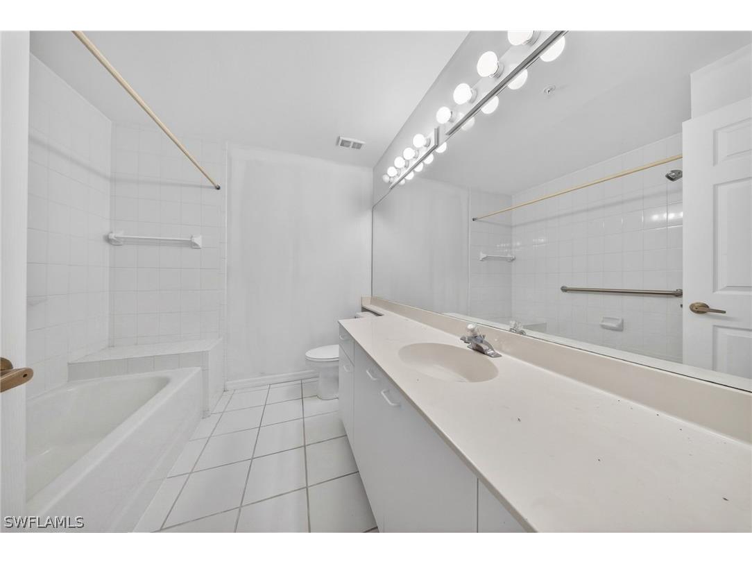 74 Silver Oaks Circle #9-103 Naples FL 34119 226008591 image11