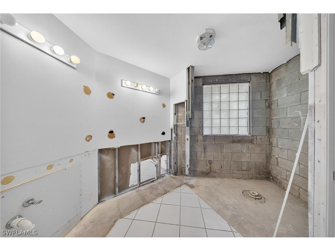 74 Silver Oaks Circle #9-103 Naples FL 34119 226008591 image22