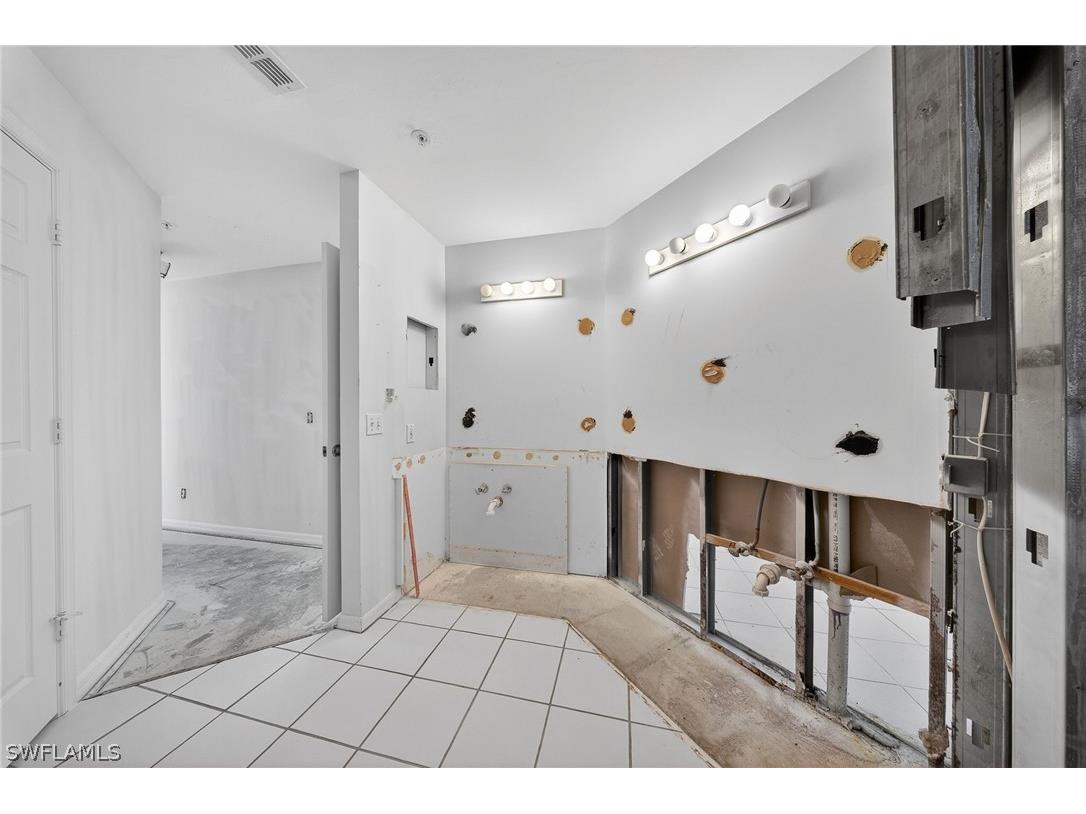 74 Silver Oaks Circle #9-103 Naples FL 34119 226008591 image23