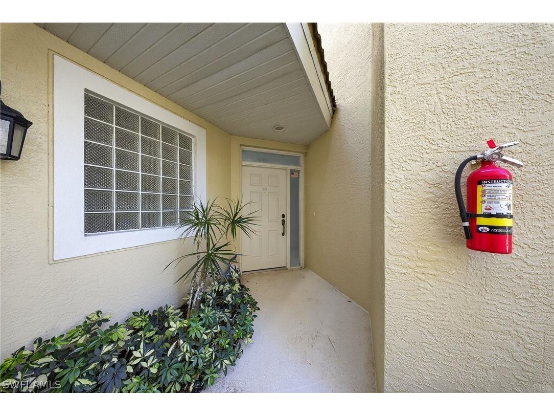 74 Silver Oaks Circle #9-103 Naples FL 34119 226008591 image32