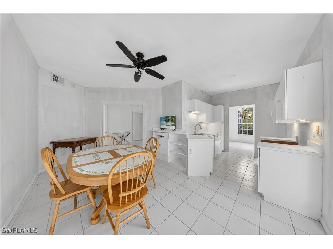 74 Silver Oaks Circle #9-103 Naples FL 34119 226008591 image4