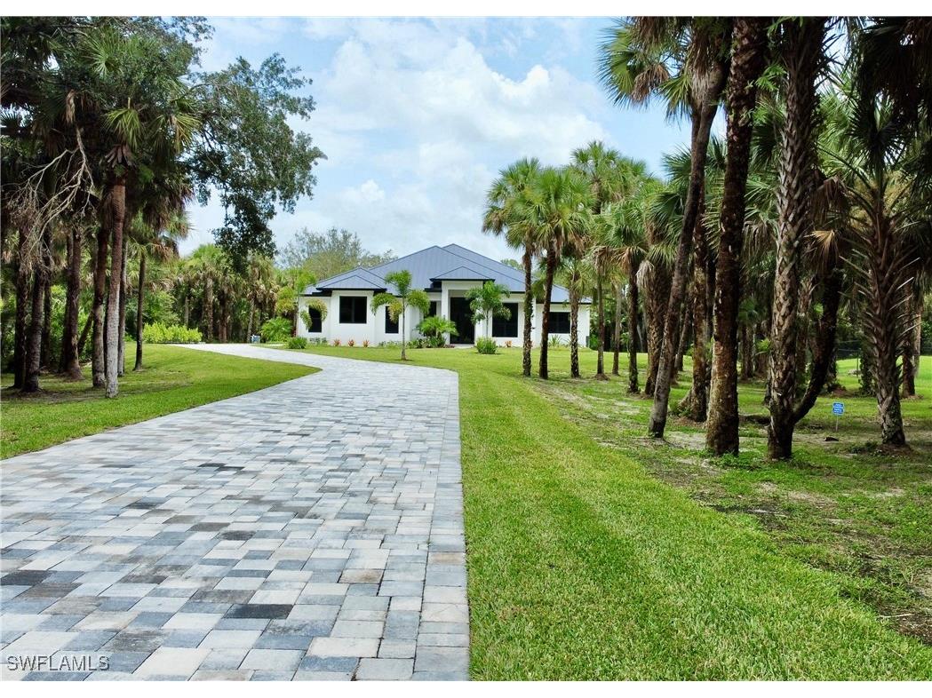 740 13th Street NW Naples FL 34120 225010442 image1