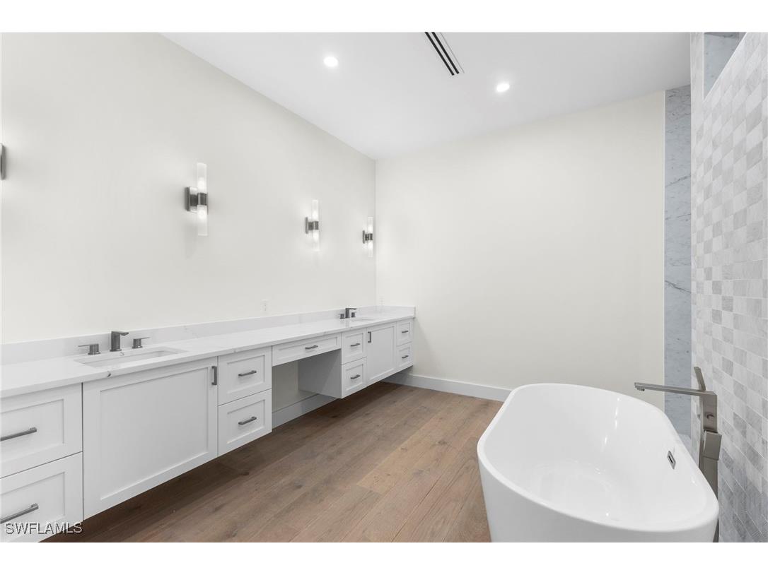 740 13th Street NW Naples FL 34120 225010442 image32