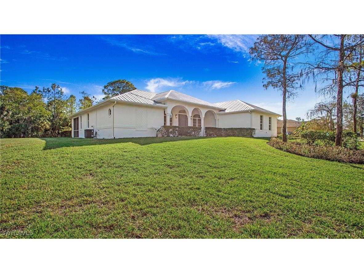 740 17th Street SW Naples FL 34117 224093602 image1