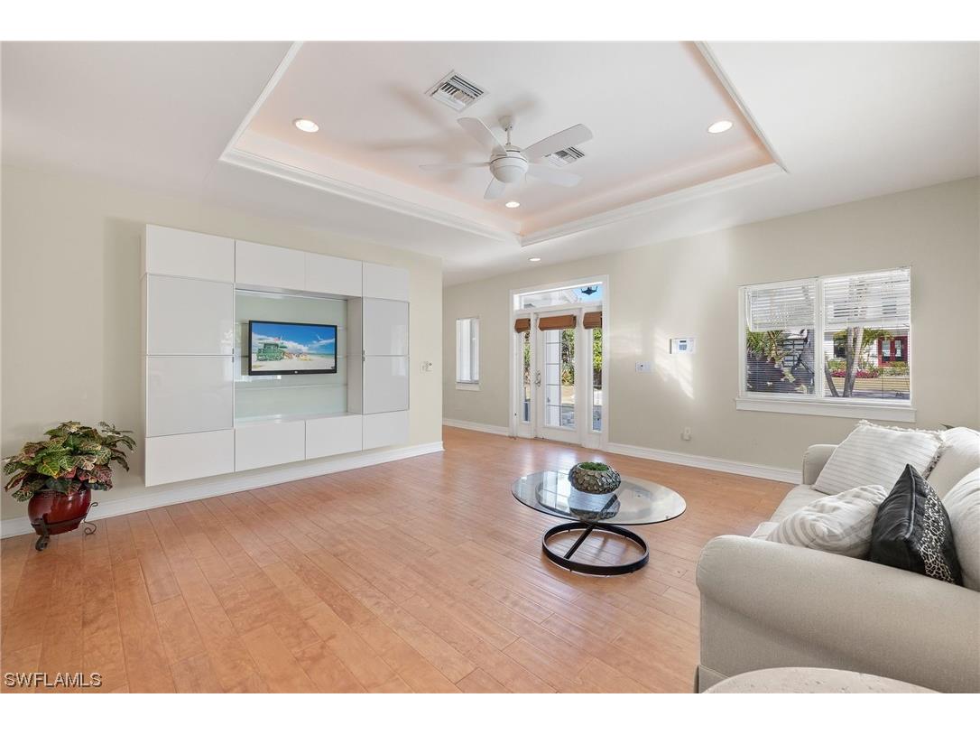 740 5th Avenue N Naples FL 34102 222076115 image1