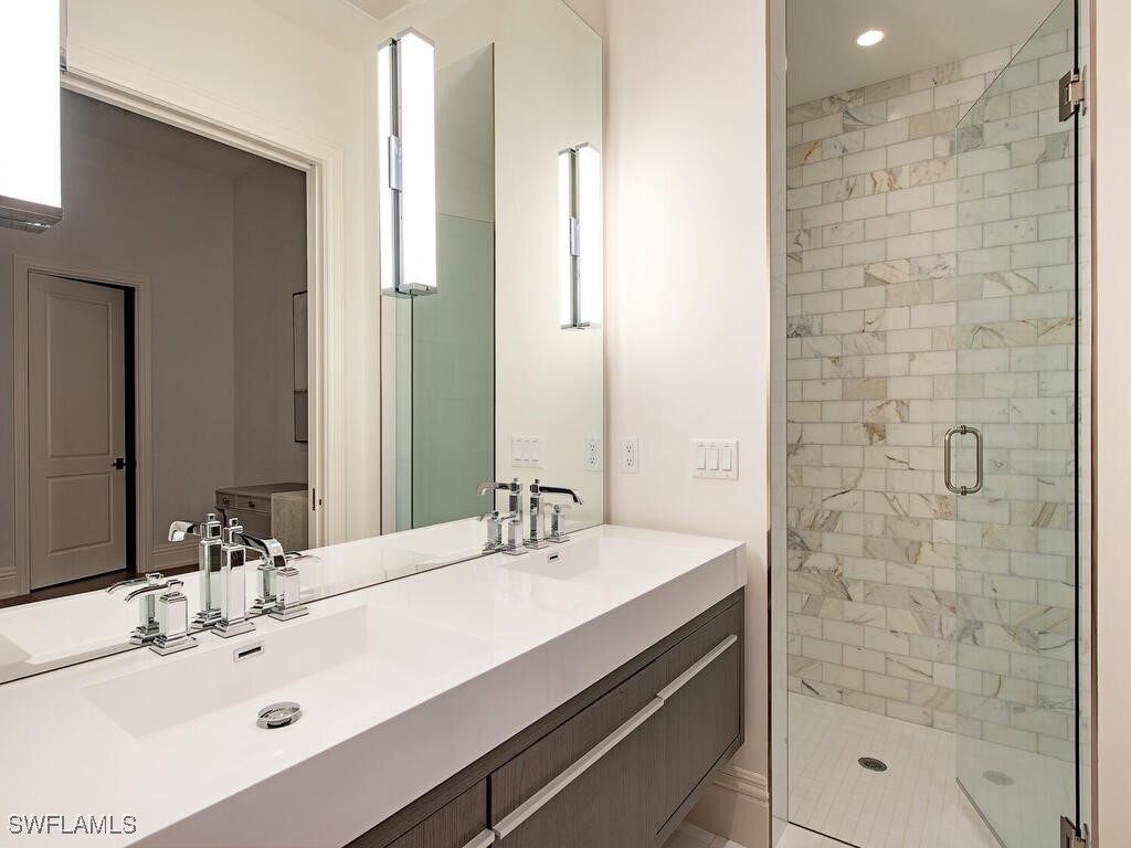 740 Banyan Boulevard Naples FL 34102 225065337 image22