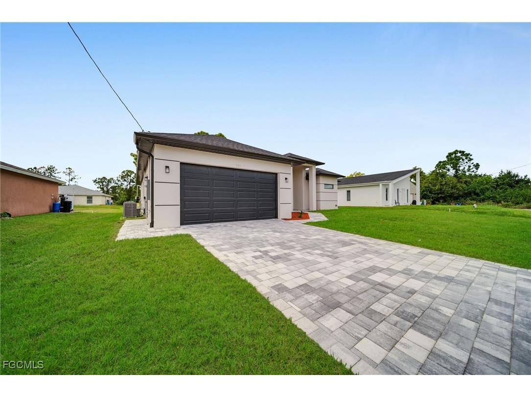 740 Chestnut Street E Lehigh Acres FL 33974 2025021162 image3