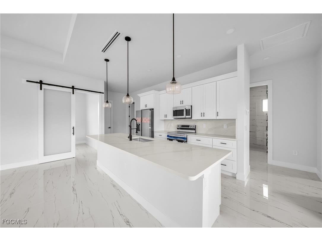 740 Chestnut Street E Lehigh Acres FL 33974 2025021162 image8