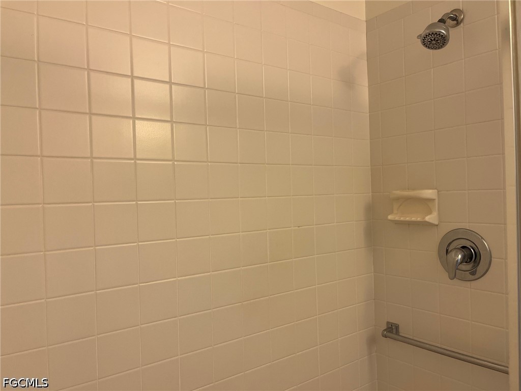 7402 Lake Breeze Drive #202 Fort Myers FL 33907 2026014461 image12