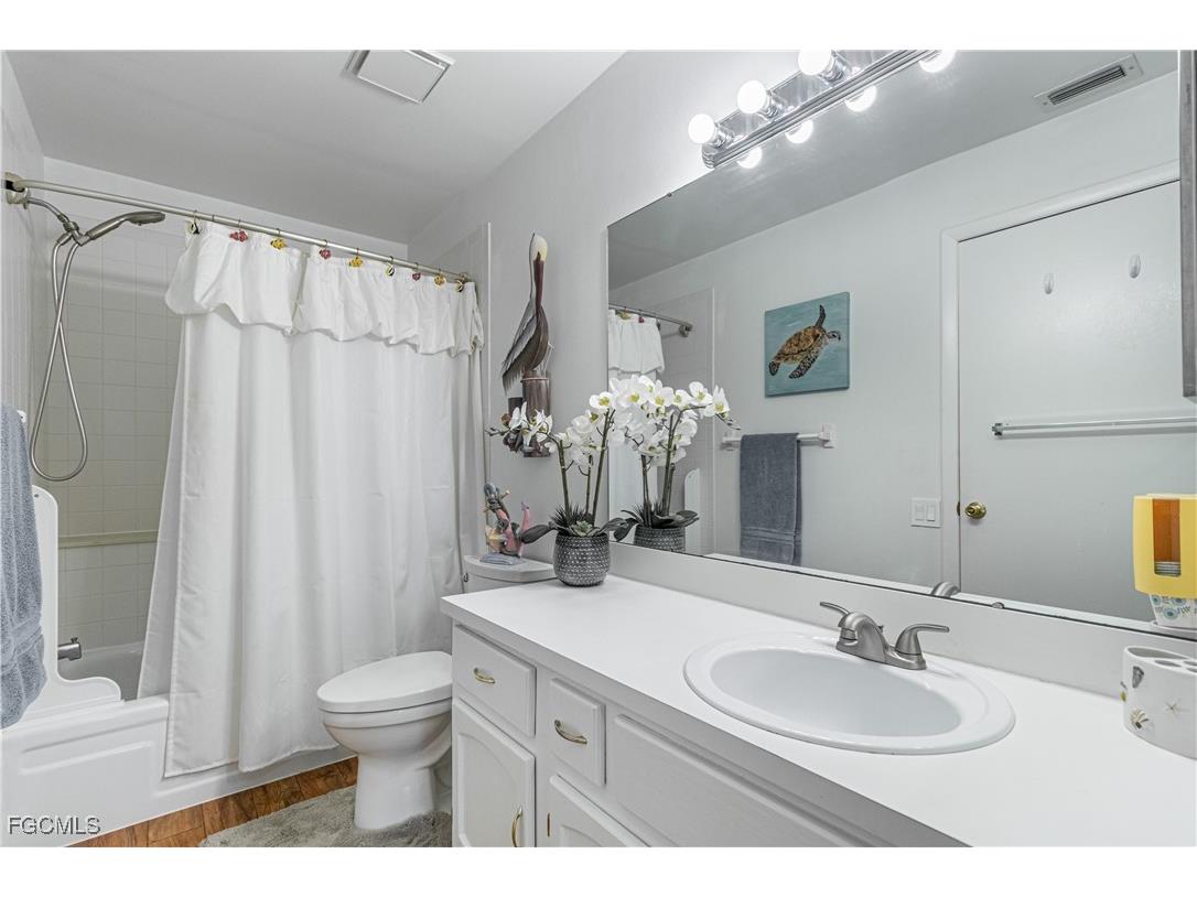 7402 Lake Breeze Drive #212 Fort Myers FL 33907 2025008724 image12