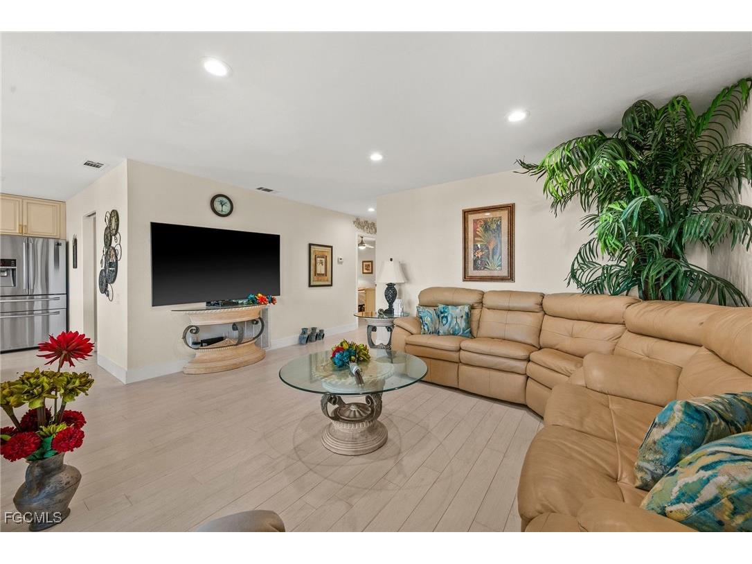 7402 Lake Breeze Drive #301 Fort Myers FL 33907 2025019755 image16