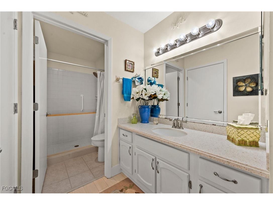 7402 Lake Breeze Drive #301 Fort Myers FL 33907 2025019755 image19