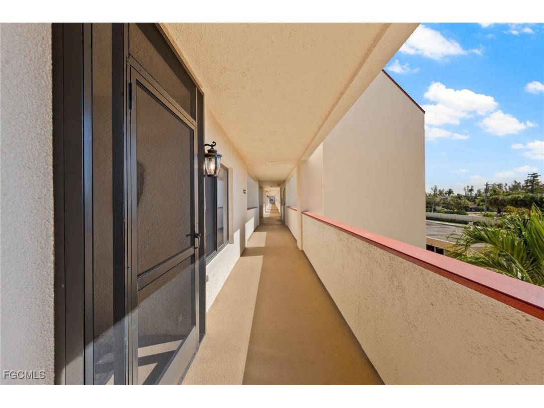 7402 Lake Breeze Drive #301 Fort Myers FL 33907 2025019755 image27