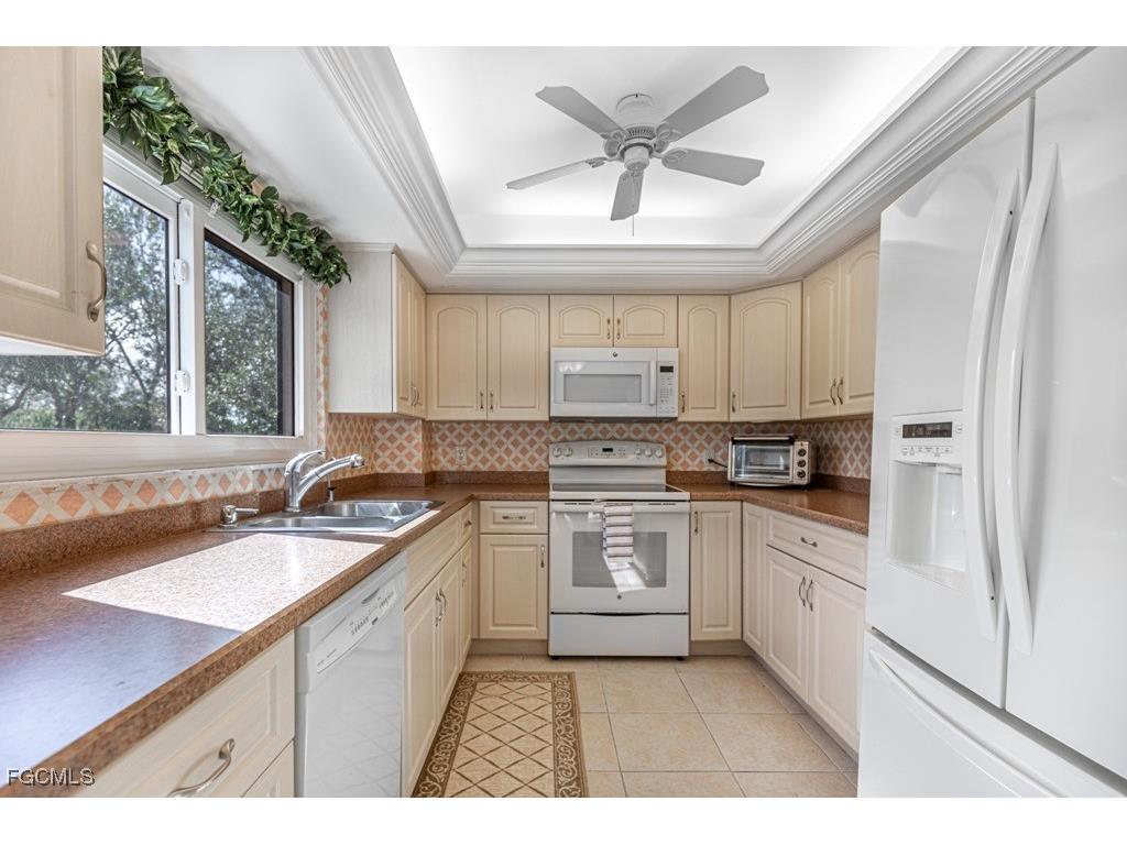 7402 Lake Breeze Drive #306 Fort Myers FL 33907 2025007603 image1