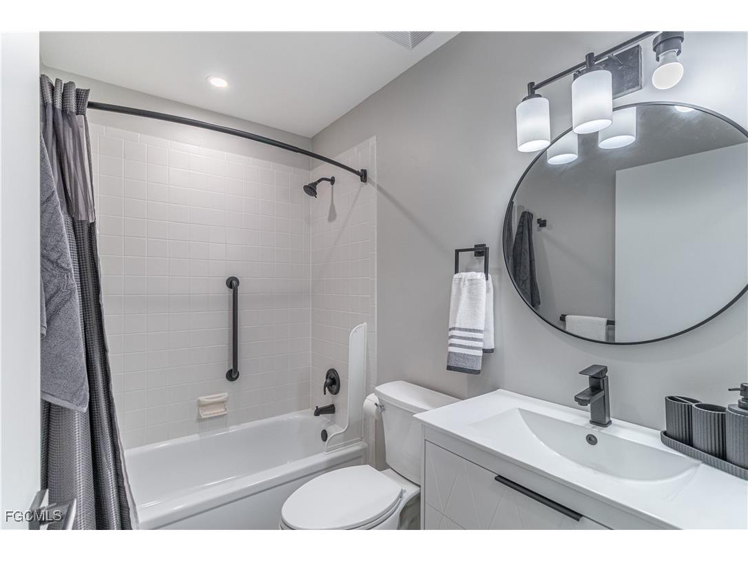 7402 Lake Breeze Drive #308 Fort Myers FL 33907 2025014904 image12