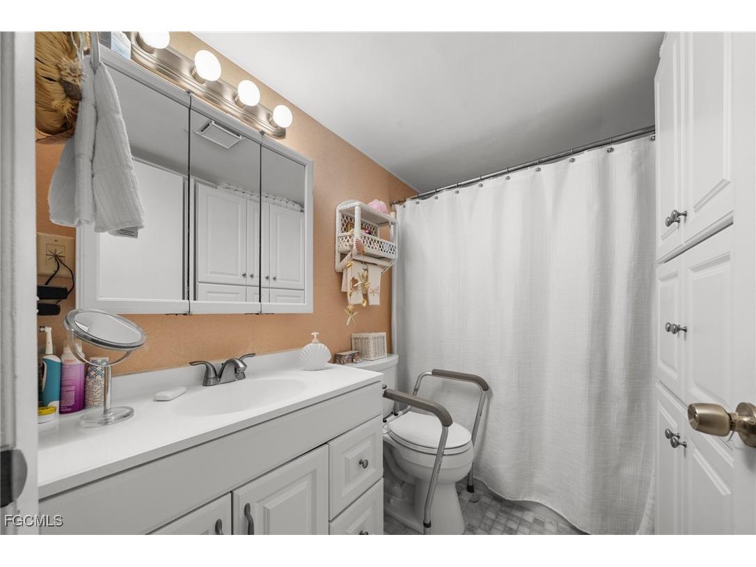 7406 Lake Breeze Drive #117 Fort Myers FL 33907 2025007110 image17