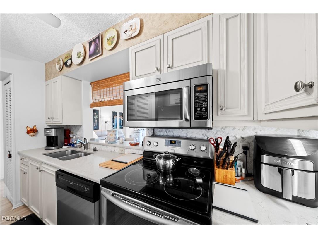 7406 Lake Breeze Drive #117 Fort Myers FL 33907 2025007110 image9