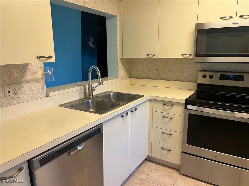 7406 Lake Breeze Drive #118 Fort Myers FL 33907 2025017170 image1