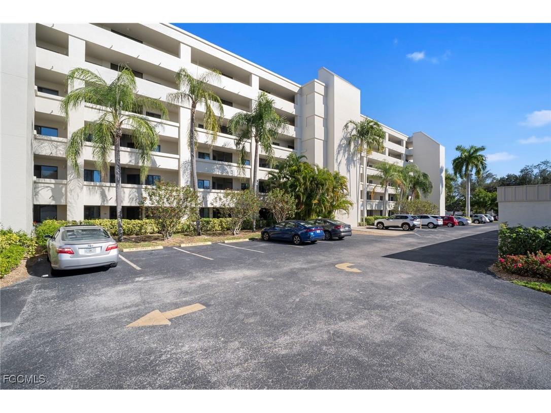 7406 Lake Breeze Drive #613 Fort Myers FL 33907 2026005724 image1
