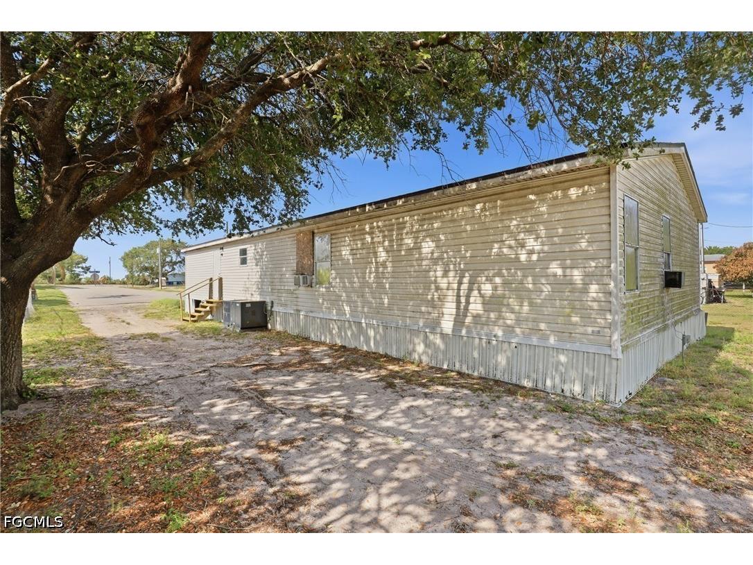 741 Alabama Avenue Clewiston FL 33440 2026018448 image34
