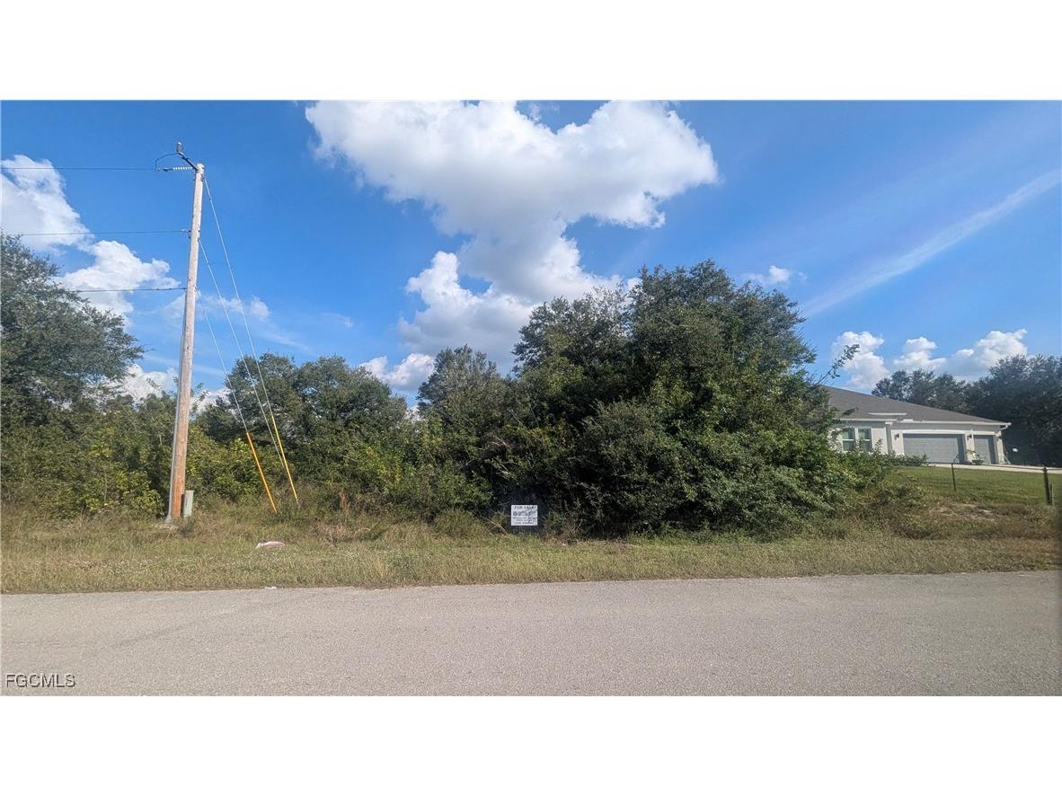 741 Kalamar Drive Lehigh Acres FL 33974 2025021242 image9