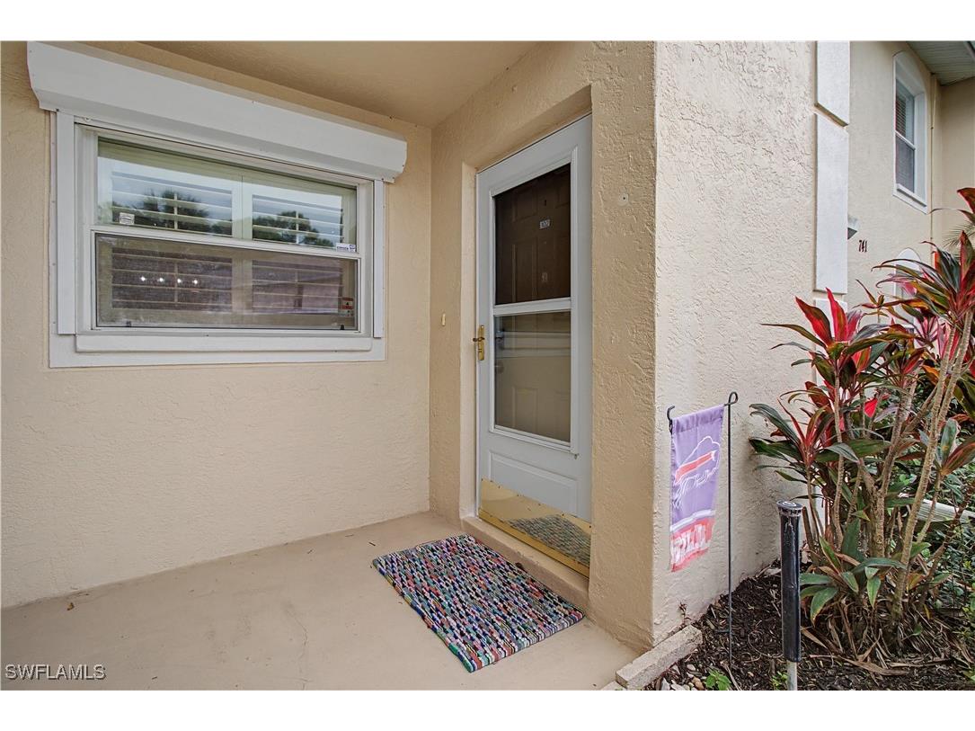 741 Landover Circle #102 Naples FL 34104 226004730 image4