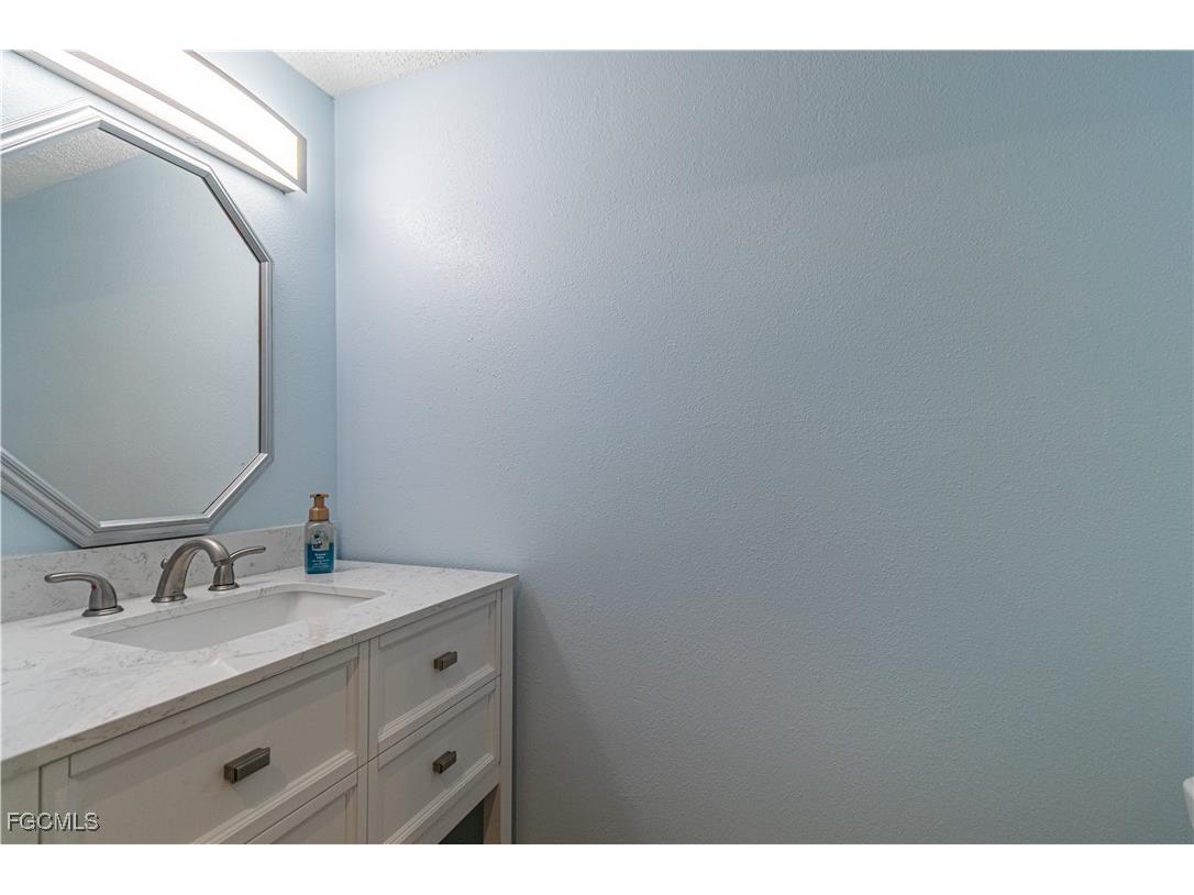 7410 Lake Breeze Drive #203 Fort Myers FL 33907 2025011593 image3