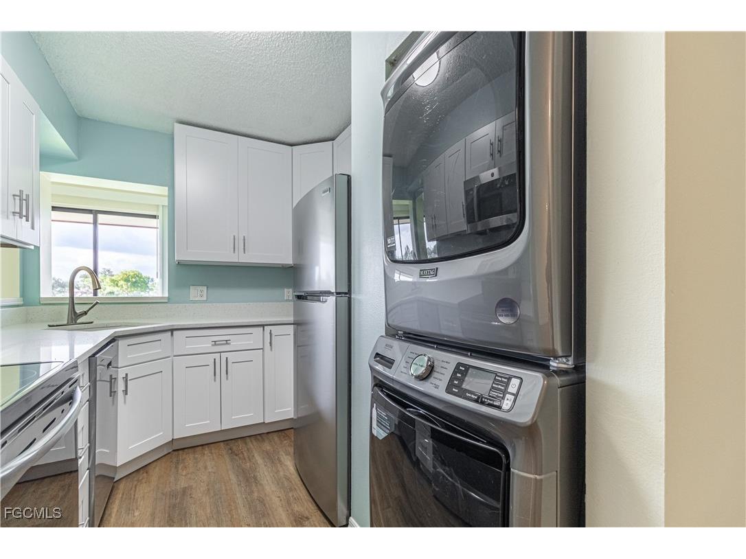 7410 Lake Breeze Drive #203 Fort Myers FL 33907 2025011593 image4