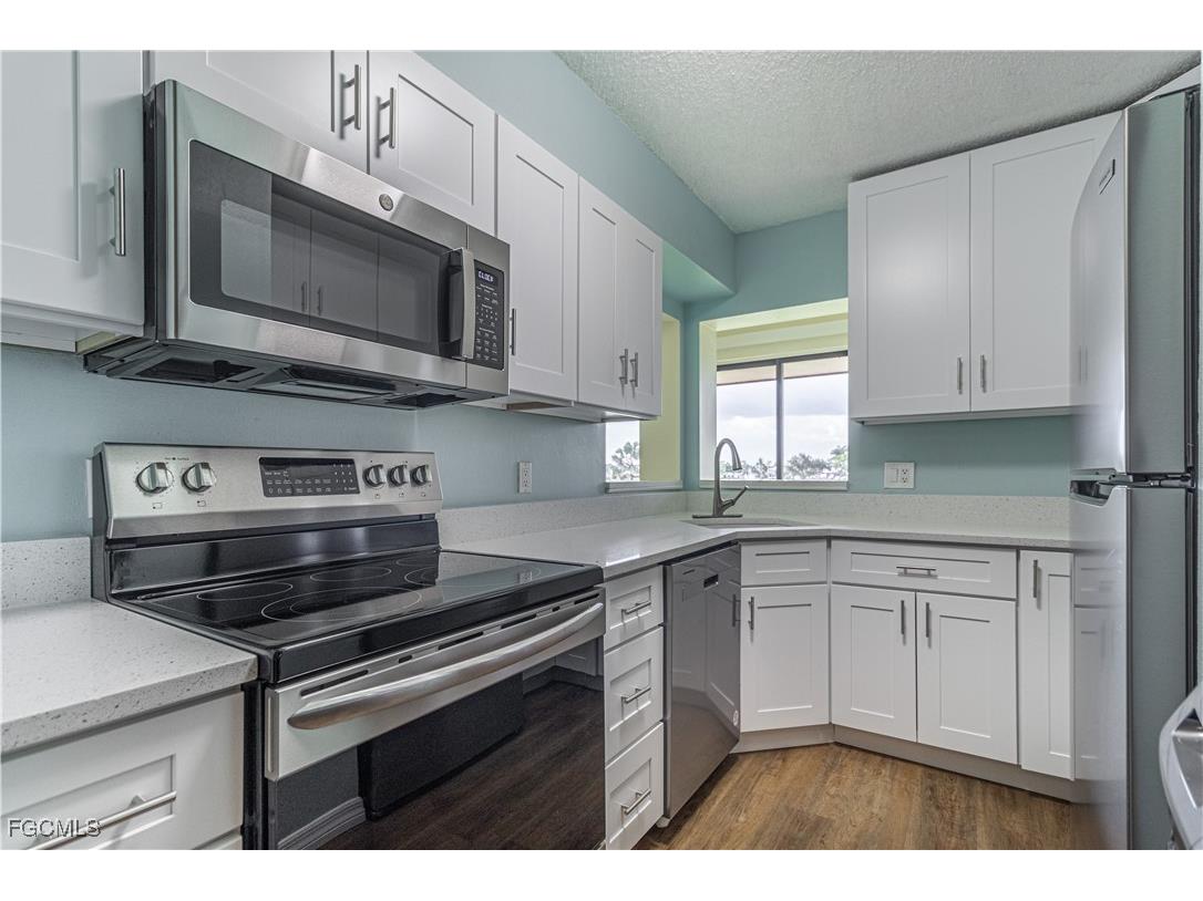 7410 Lake Breeze Drive #203 Fort Myers FL 33907 2025011593 image5