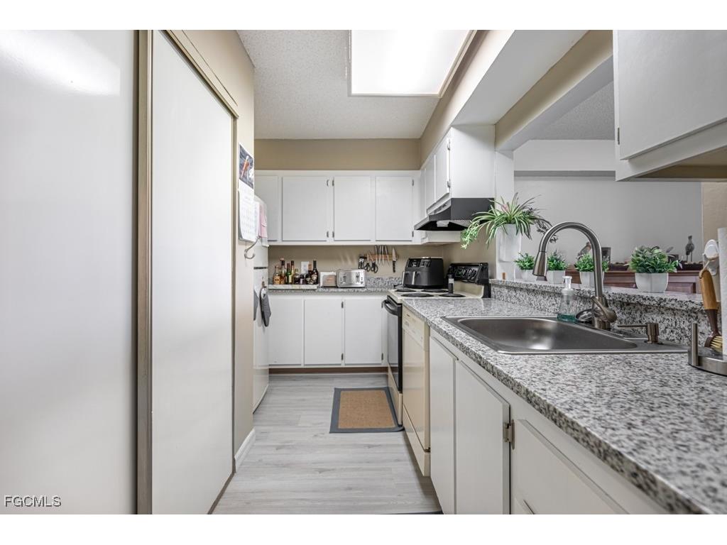 7410 Lake Breeze Drive #208 Fort Myers FL 33907 2025009797 image3