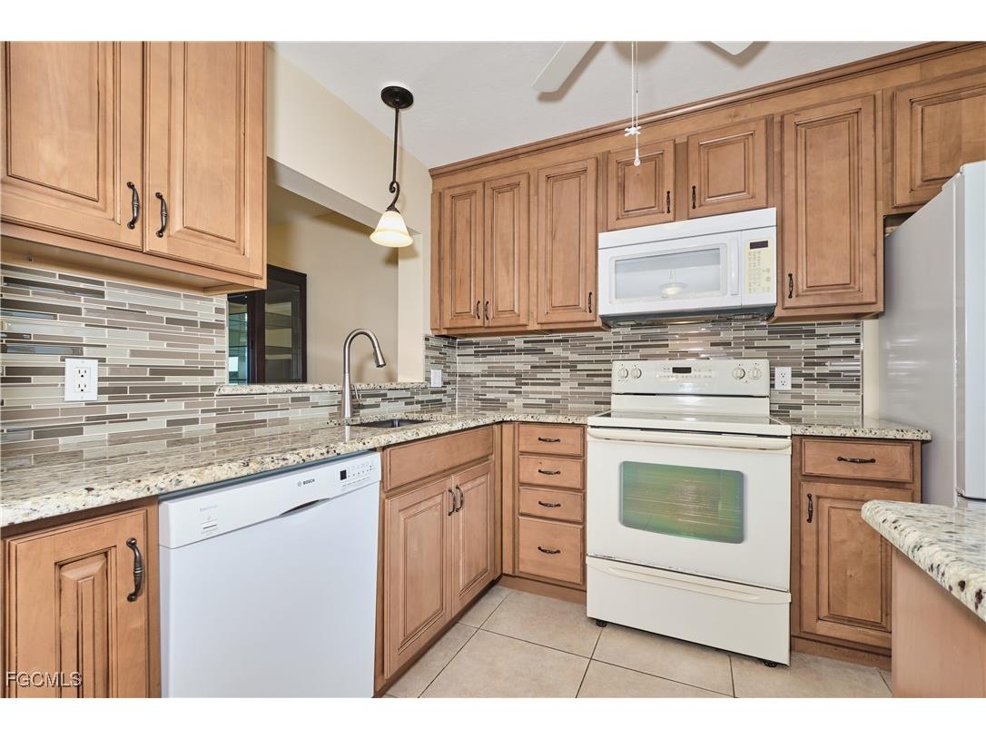 7410 Lake Breeze Drive #402 Fort Myers FL 33907 2025017514 image8