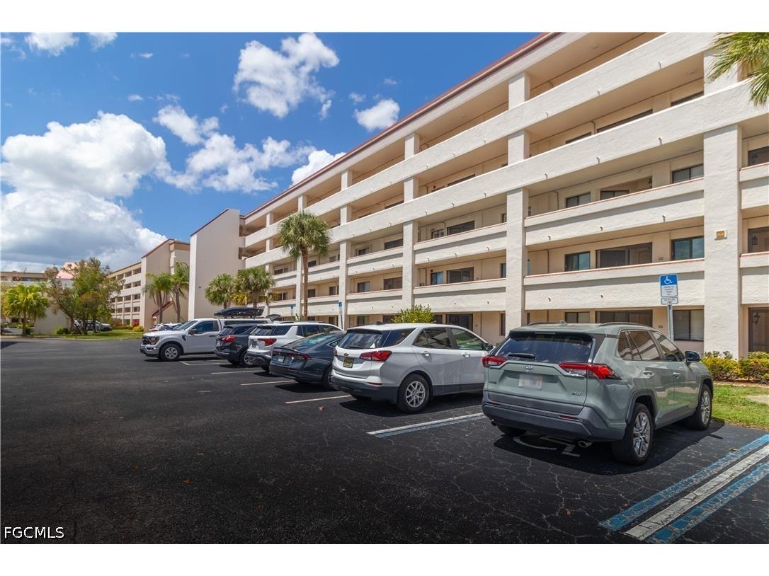7410 Lake Breeze Drive #509 Fort Myers FL 33907 2026015869 image2