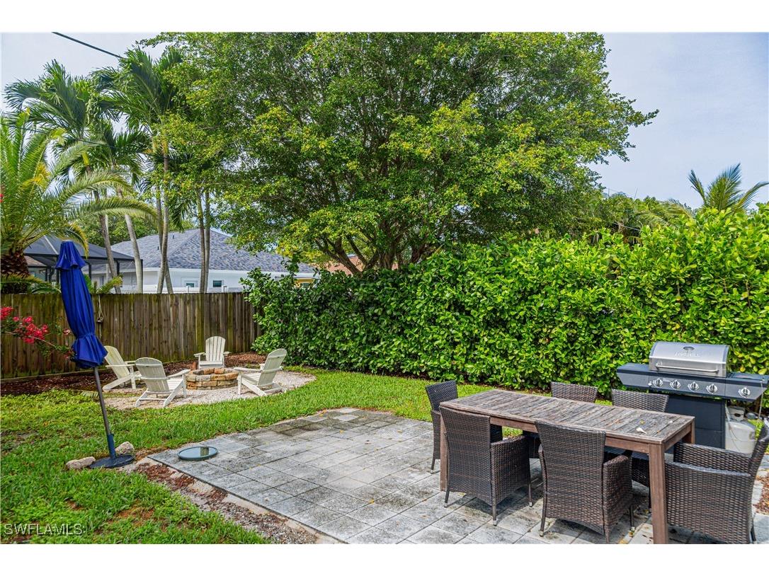 742 99th Avenue N Naples FL 34108 225053376 image20