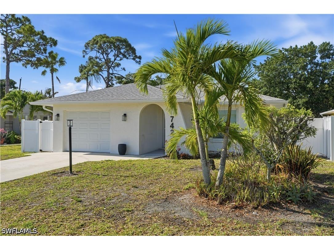 742 99th Avenue N Naples FL 34108 226017624 image2