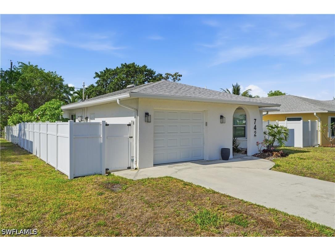 742 99th Avenue N Naples FL 34108 226017624 image32