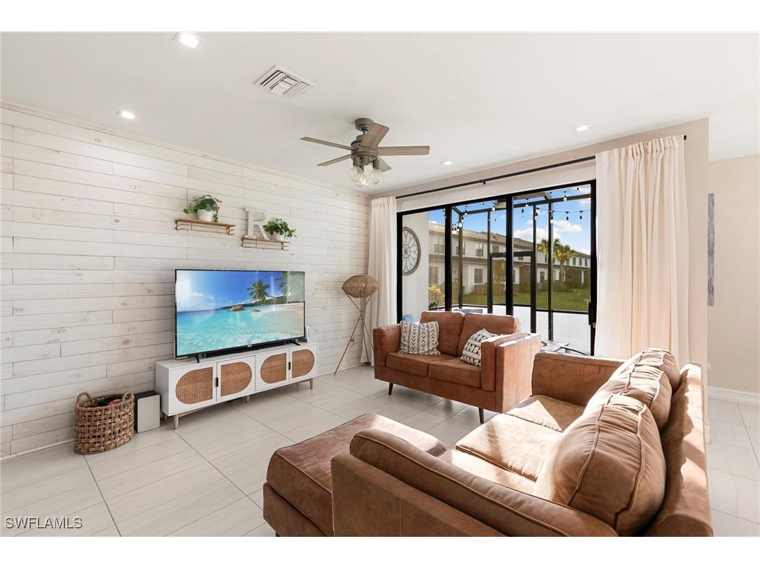 7421 Rockefeller Drive Naples FL 34119 225079120 image1