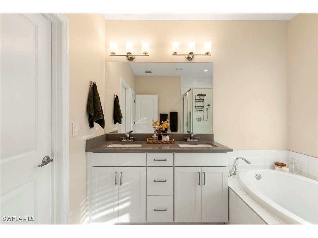 7421 Rockefeller Drive Naples FL 34119 225079120 image18