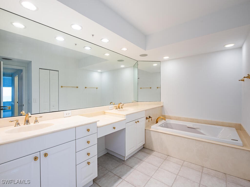 7425 Pelican Bay Boulevard #1005 Naples FL 34108 225083596 image10