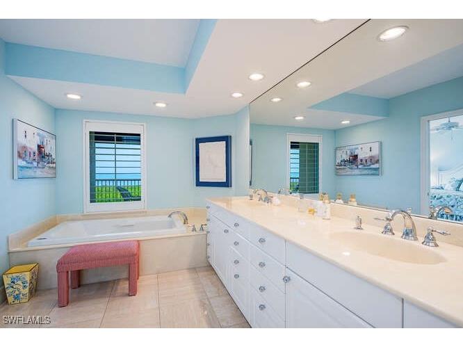 7425 Pelican Bay Boulevard #1406 Naples FL 34108 225073077 image11