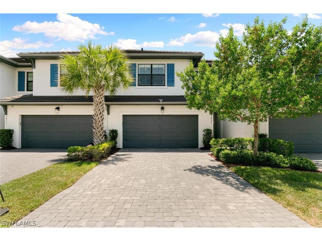 7425 Rockefeller Drive Naples FL 34119 224045684 image1