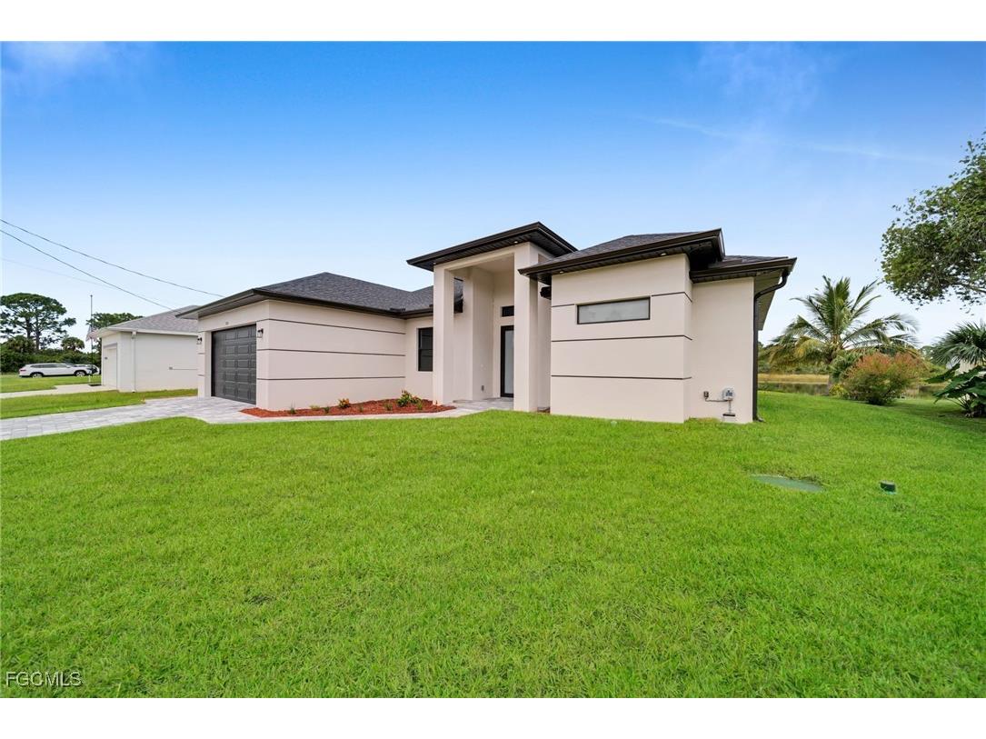 743 Chestnut Street E Lehigh Acres FL 33974 2025021143 image2